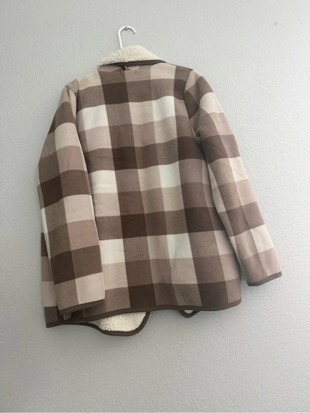 SONOMA Plush Sherpa Jacket in Cream - Picture 4 of 5